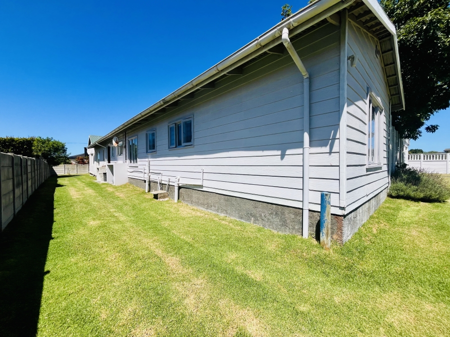 4 Bedroom Property for Sale in Sandbaai Western Cape